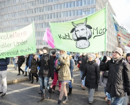 "We are fed up with it."-Demo, Berlin